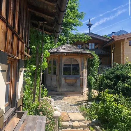 Hollerhaus * Sankt Johann in Tirol