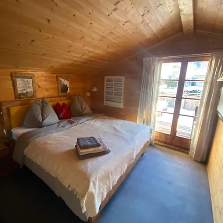 Hollerhaus Chalet Sankt Johann in Tirol