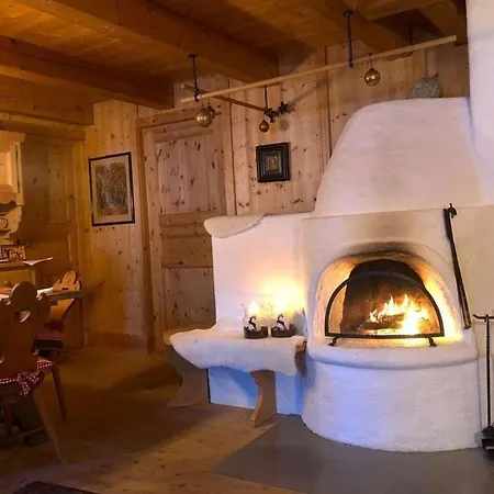 Hollerhaus Alpehytte *